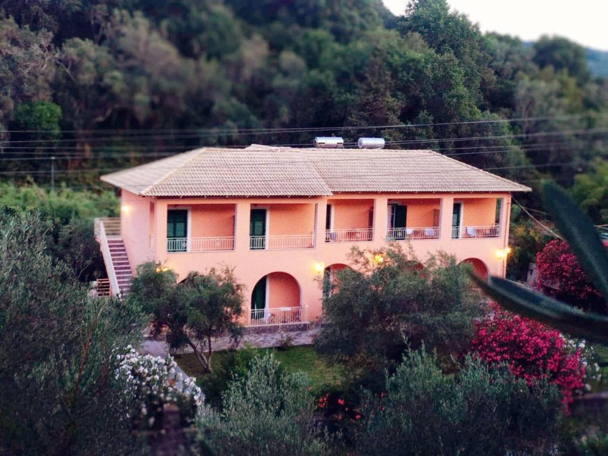 Rossi'S Studios Moraḯtika Luaran gambar